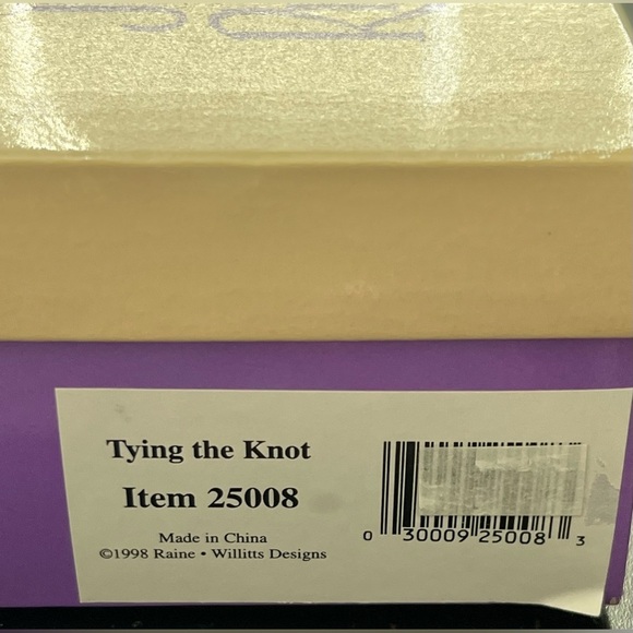 Just the Right Shoe Tying the Knot - Picture 8 of 9